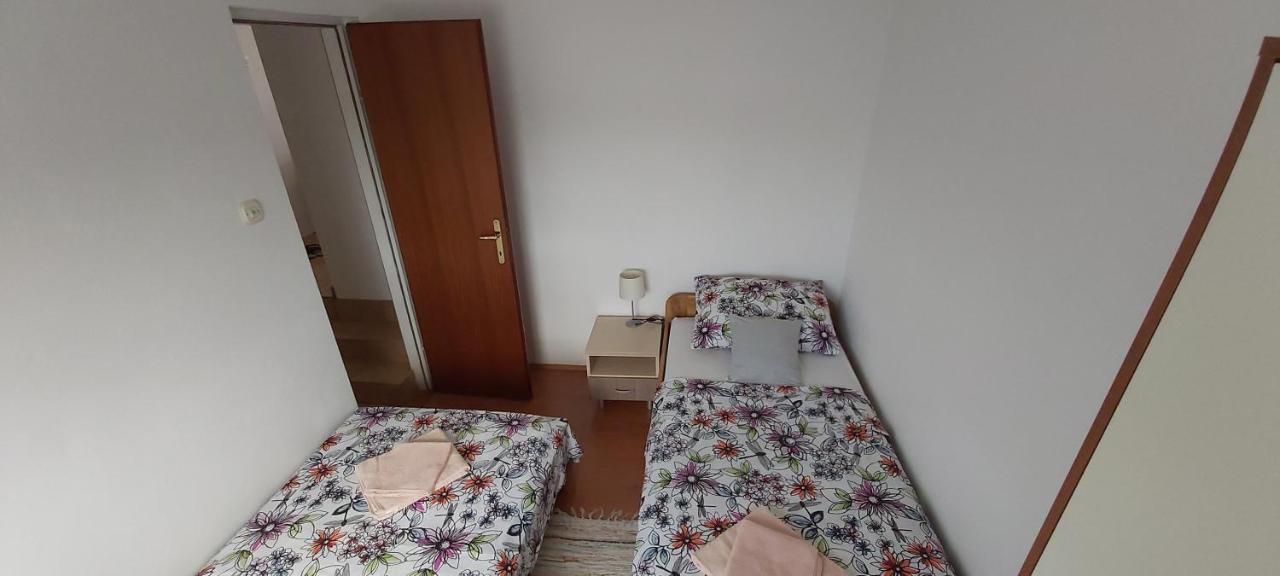 Apartmani Ruza Košljun Extérieur photo